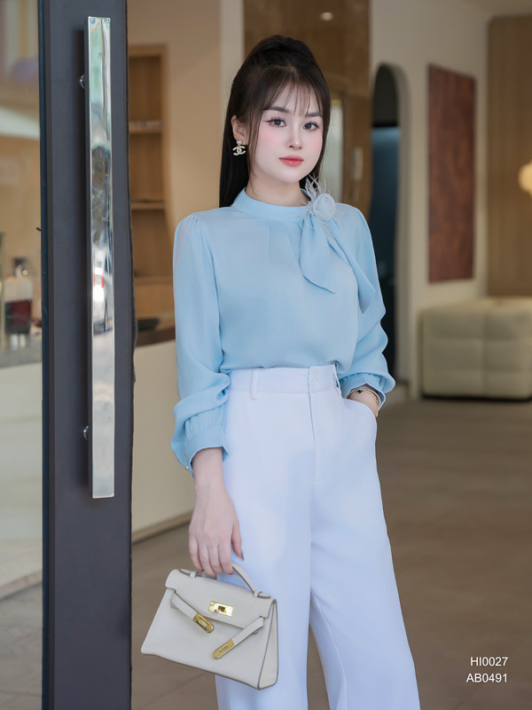 ÁO SƠ MI LỤA CỔ ĐÍNH HOA HI0027 Xanh Dương